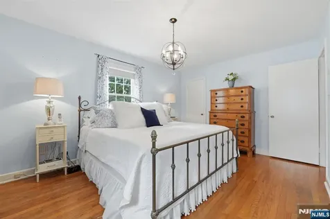 47 Victor Place Hawthorne NJ 07506
