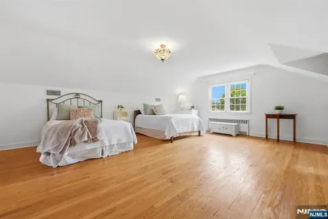 47 Victor Place Hawthorne NJ 07506