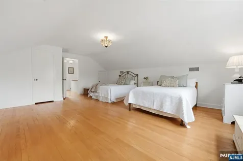 47 Victor Place Hawthorne NJ 07506