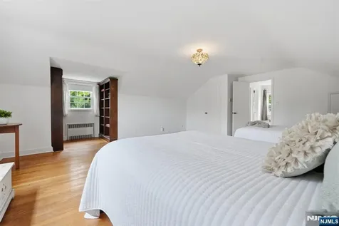 47 Victor Place Hawthorne NJ 07506