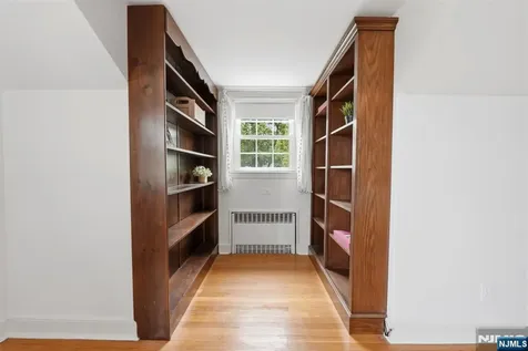 47 Victor Place Hawthorne NJ 07506