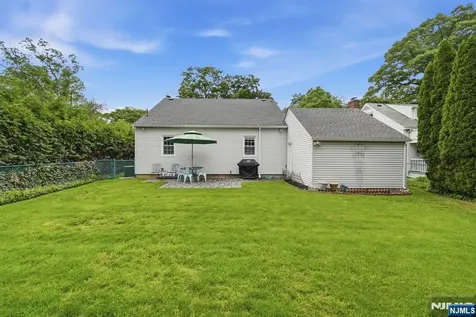 47 Victor Place Hawthorne NJ 07506