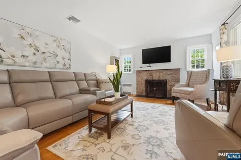 47 Victor Place Hawthorne NJ 07506