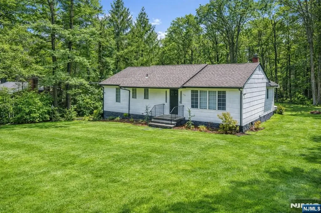 163 La Rue Road West Milford NJ 07435