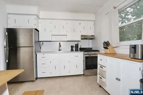 141 Graham Terrace Saddle Brook NJ 07663