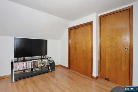 141 Graham Terrace Saddle Brook NJ 07663