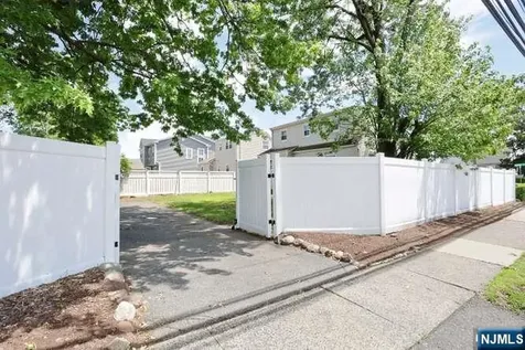 141 Graham Terrace Saddle Brook NJ 07663