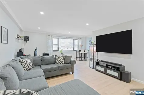 25 Grand Avenue Hackensack NJ 07601