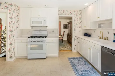 26 Crestview Hill Road Livingston NJ 07039