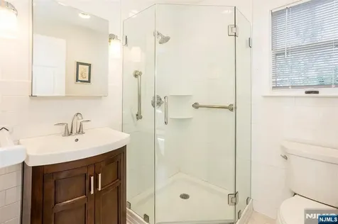 26 Crestview Hill Road Livingston NJ 07039