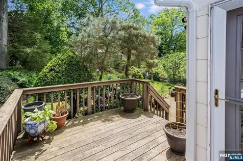 26 Crestview Hill Road Livingston NJ 07039