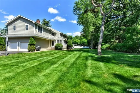 3 Avon Place Woodcliff Lake NJ 07677