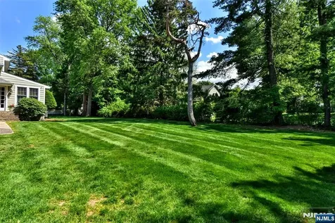 3 Avon Place Woodcliff Lake NJ 07677