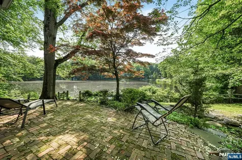 716 Colonial Road Franklin Lakes NJ 07417