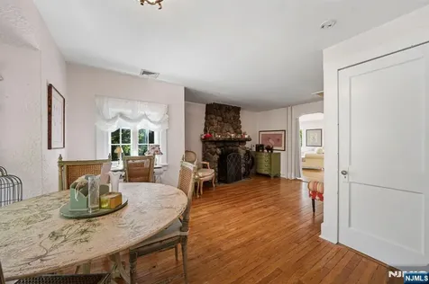 716 Colonial Road Franklin Lakes NJ 07417