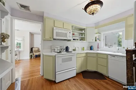 716 Colonial Road Franklin Lakes NJ 07417