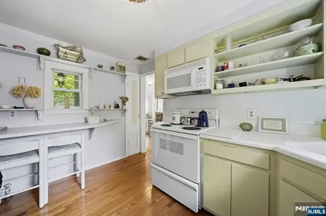 716 Colonial Road Franklin Lakes NJ 07417
