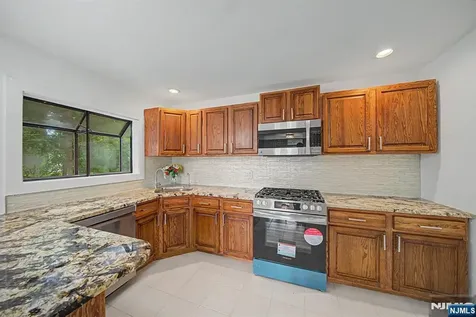 433 Louisa Avenue Wyckoff NJ 07481