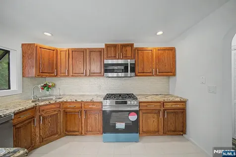 433 Louisa Avenue Wyckoff NJ 07481