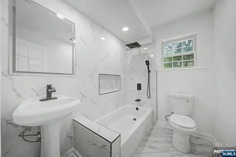 433 Louisa Avenue Wyckoff NJ 07481
