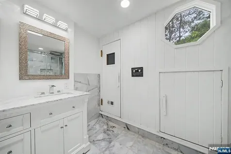 433 Louisa Avenue Wyckoff NJ 07481