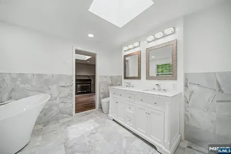 433 Louisa Avenue Wyckoff NJ 07481