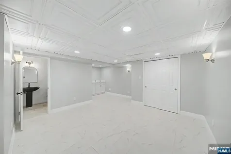 433 Louisa Avenue Wyckoff NJ 07481