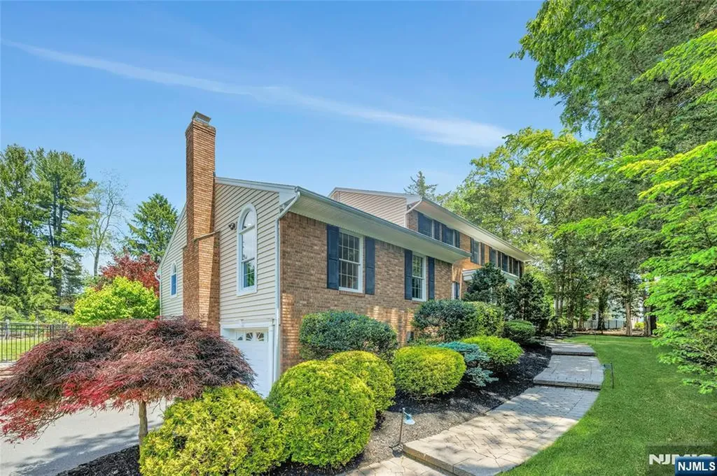 980 Briarwoods Road Franklin Lakes NJ 07417