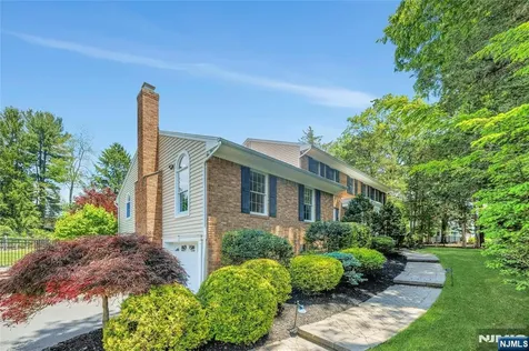 980 Briarwoods Road Franklin Lakes NJ 07417