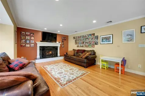980 Briarwoods Road Franklin Lakes NJ 07417
