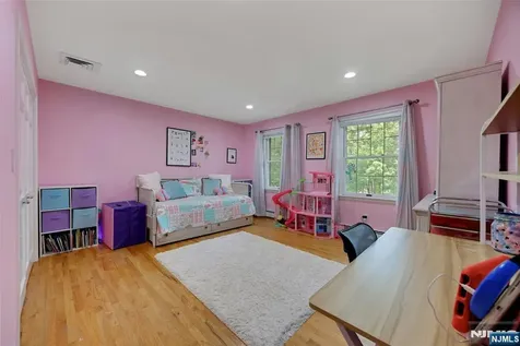 980 Briarwoods Road Franklin Lakes NJ 07417