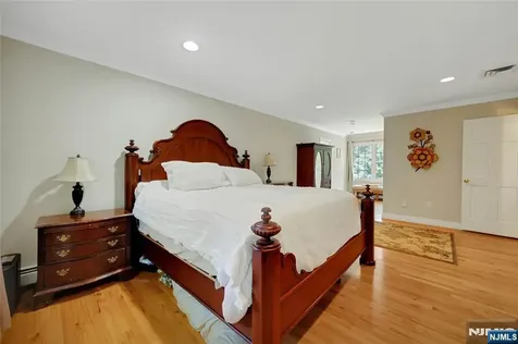 980 Briarwoods Road Franklin Lakes NJ 07417