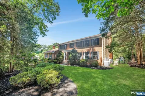 980 Briarwoods Road Franklin Lakes NJ 07417