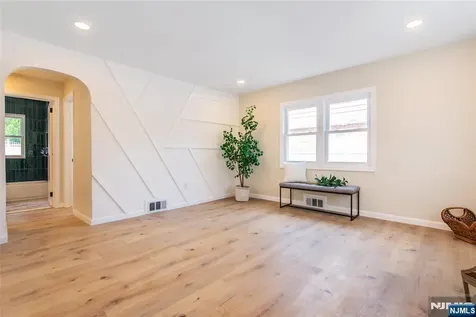 421 Tryon Avenue Englewood NJ 07631