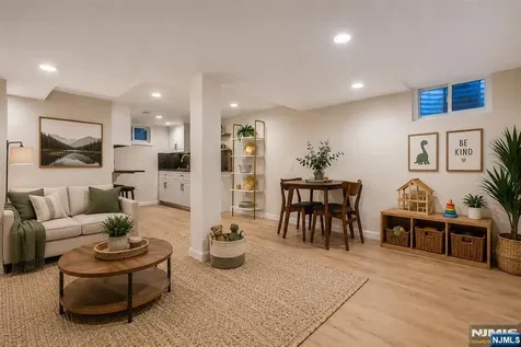 421 Tryon Avenue Englewood NJ 07631