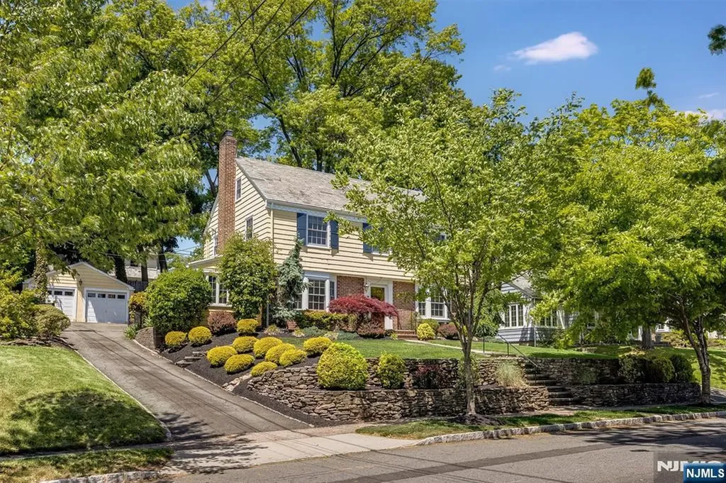 90 Stonehouse Road Glen Ridge NJ 07028