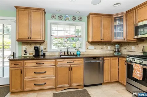 90 Stonehouse Road Glen Ridge NJ 07028