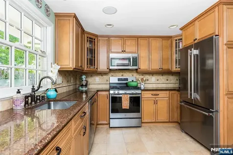 90 Stonehouse Road Glen Ridge NJ 07028