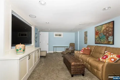 90 Stonehouse Road Glen Ridge NJ 07028