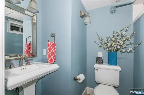 90 Stonehouse Road Glen Ridge NJ 07028