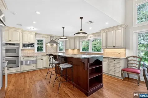 73 South Road Bloomingdale NJ 07403