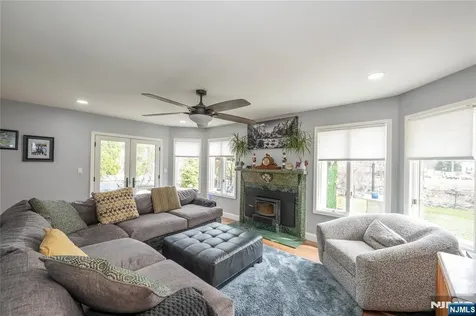 35 Turnberry Road Little Falls NJ 07424