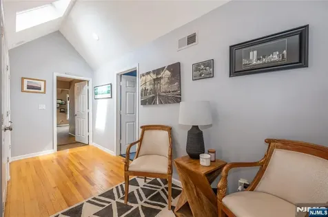 35 Turnberry Road Little Falls NJ 07424