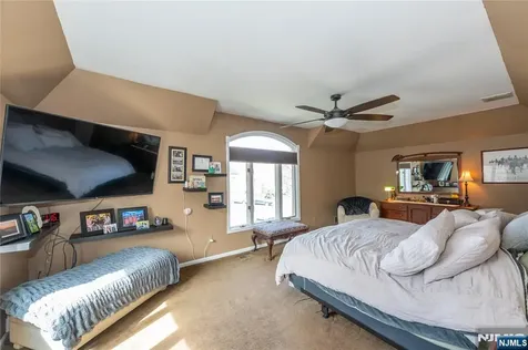 35 Turnberry Road Little Falls NJ 07424