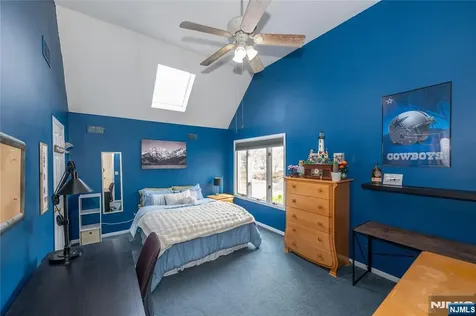 35 Turnberry Road Little Falls NJ 07424