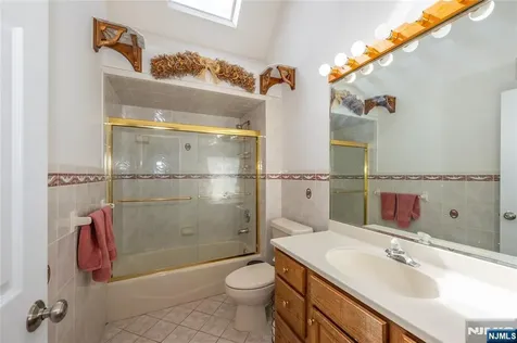 35 Turnberry Road Little Falls NJ 07424