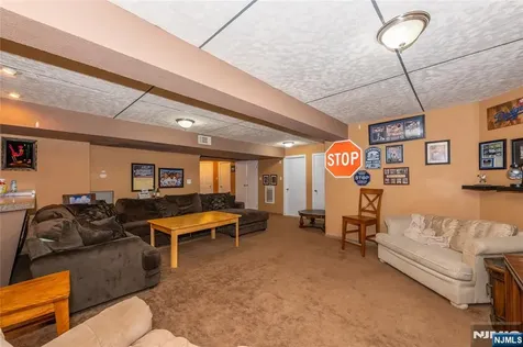 35 Turnberry Road Little Falls NJ 07424