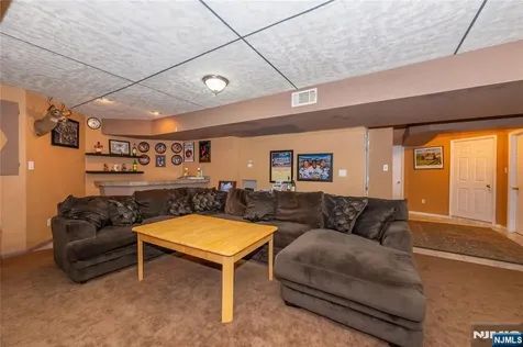 35 Turnberry Road Little Falls NJ 07424