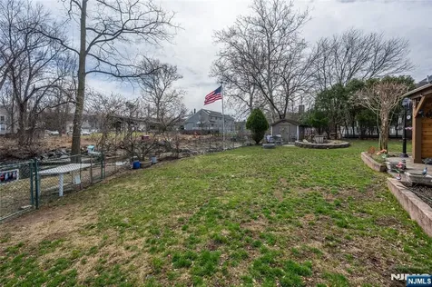 35 Turnberry Road Little Falls NJ 07424