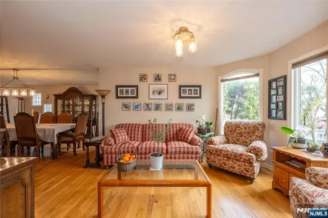 35 Turnberry Road Little Falls NJ 07424